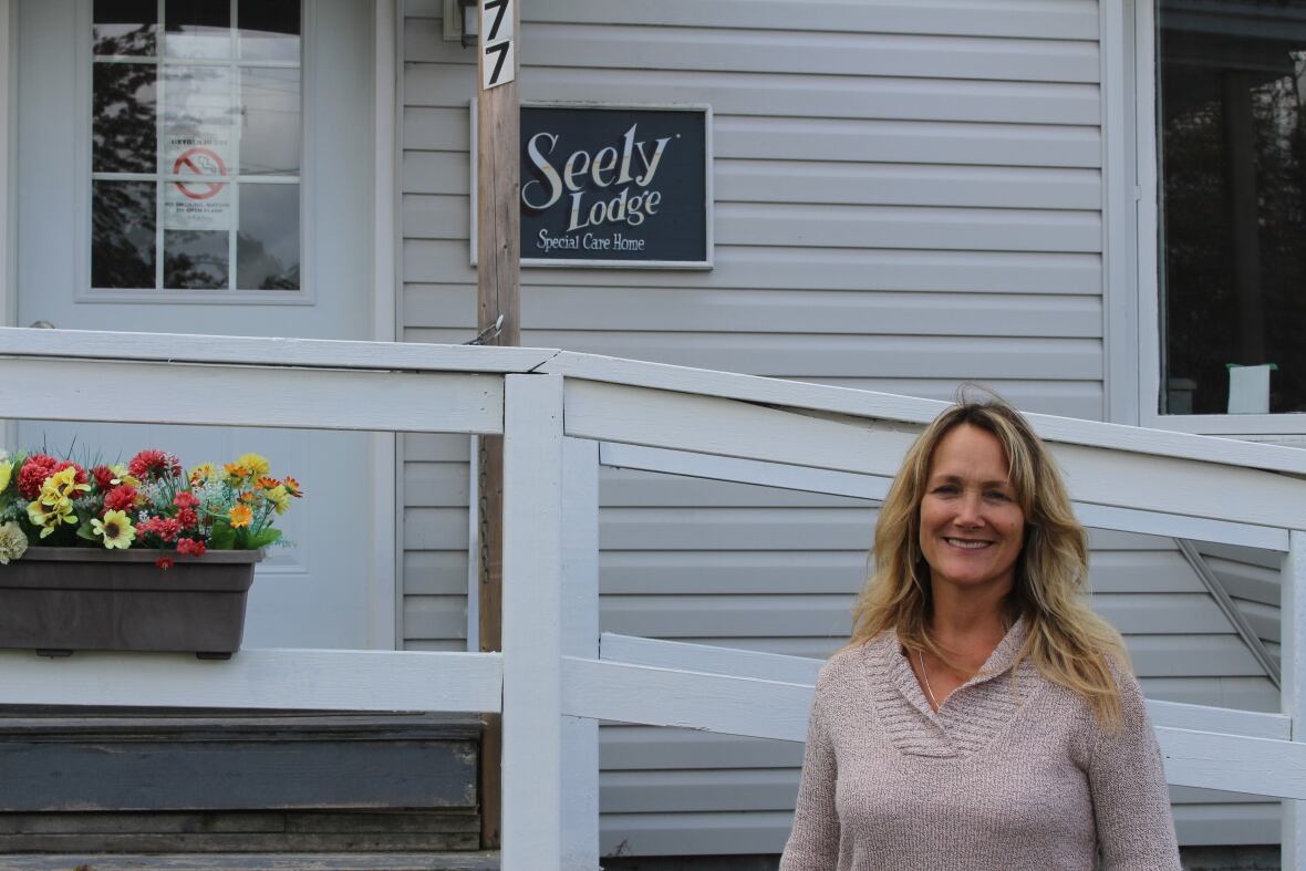 Long-term care workers want better access to vaccinations